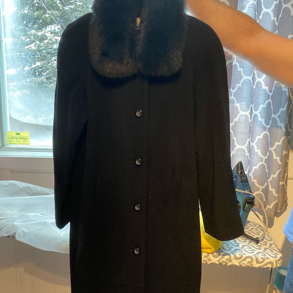 Full Length Vintage Wool Coat with Fur Collar - Picture 7 of 7